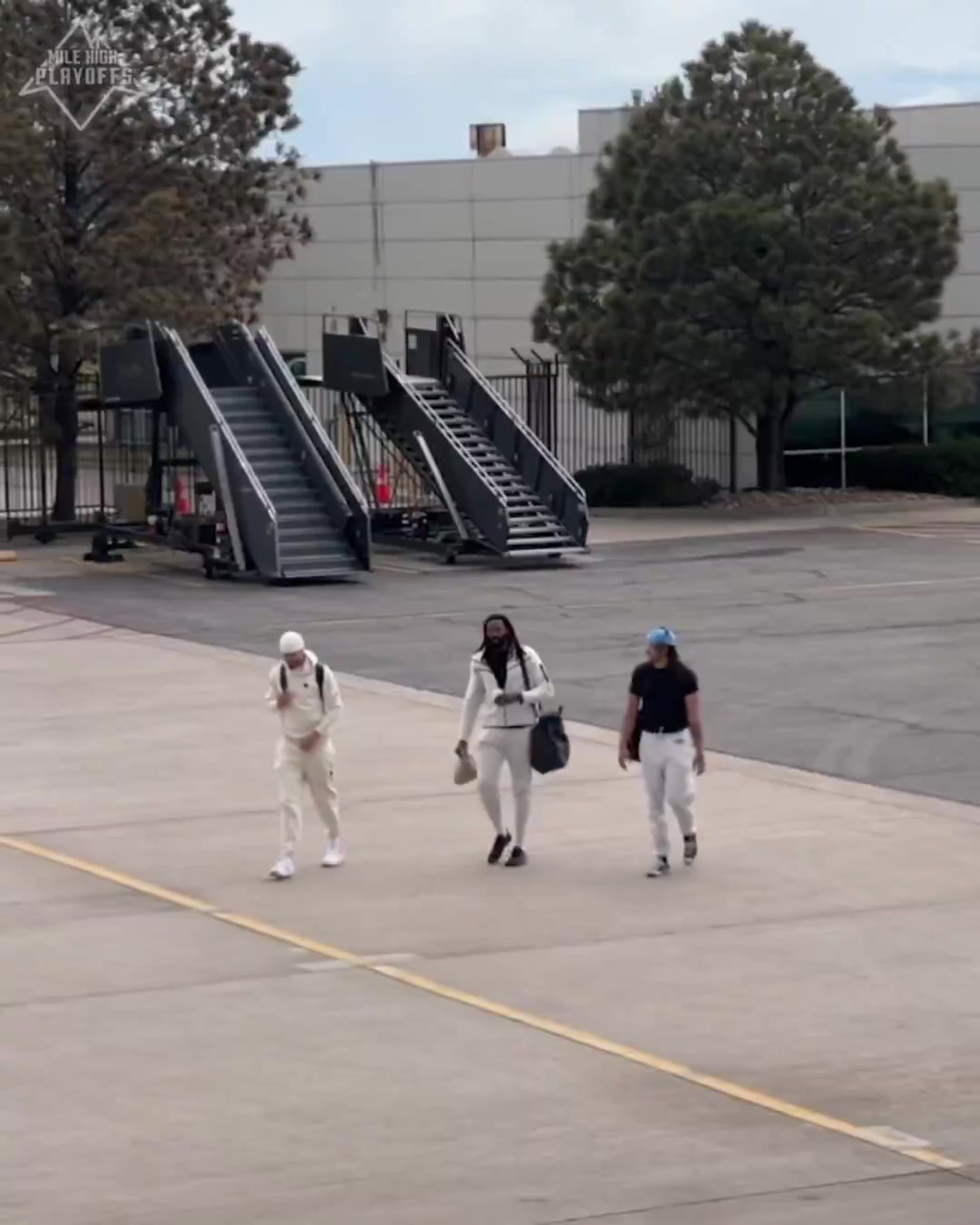 金年会金字招牌信誉至上真要带伤打抢七？🤔掘金官推晒登机照：腿筋拉伤的戈登随队出征