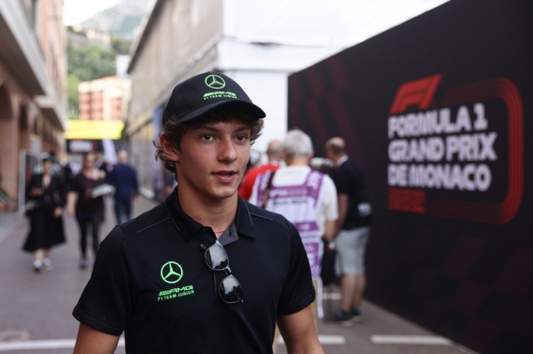 金年会体育安东内利：汉密尔顿给了我寄语&这让我充满感激，我把它钉在墙上